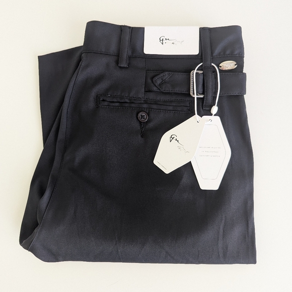 NWT Greg Norman WOMEN'S Golf Bermuda Shorts  Small 0/ S Sleek Performance Black - Picture 9 of 9